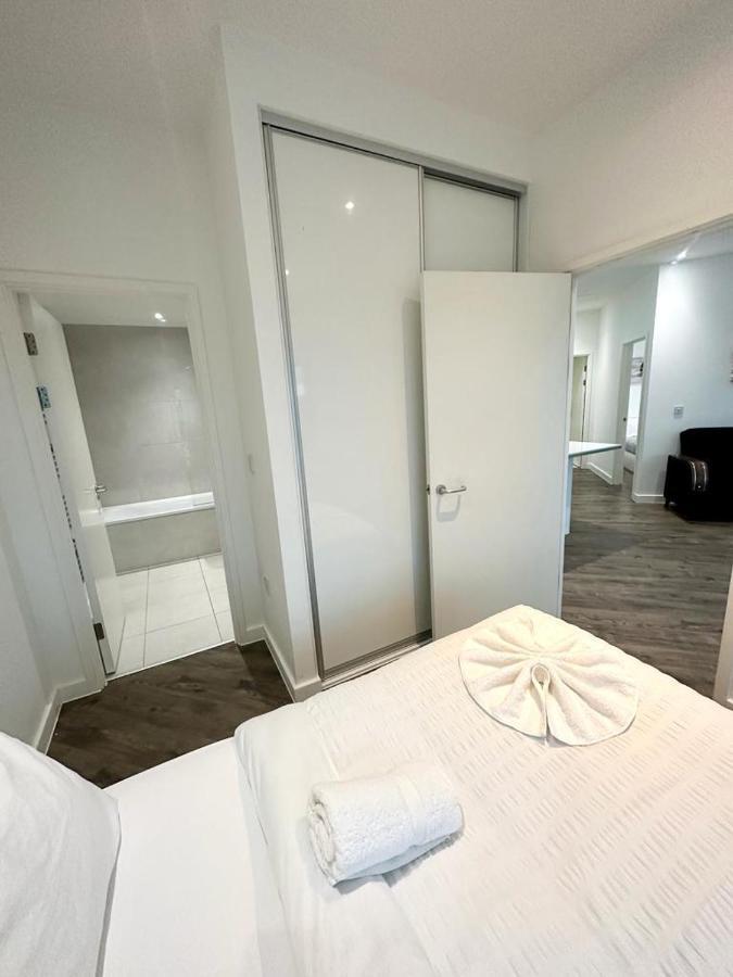 Alarabi Apartments-Two Bedrooms Apartment ครอยดอน ภายนอก รูปภาพ