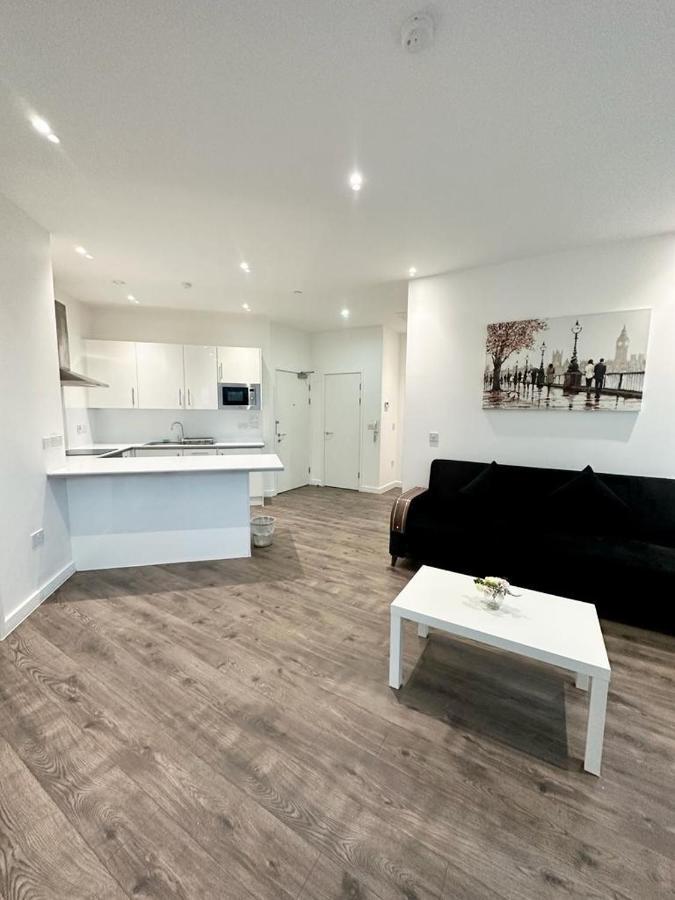 Alarabi Apartments-Two Bedrooms Apartment ครอยดอน ภายนอก รูปภาพ