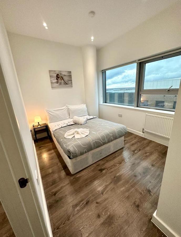 Alarabi Apartments-Two Bedrooms Apartment ครอยดอน ภายนอก รูปภาพ