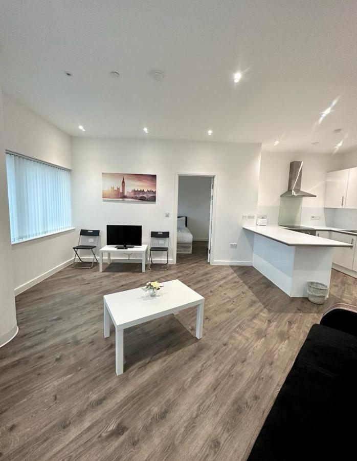 Alarabi Apartments-Two Bedrooms Apartment ครอยดอน ภายนอก รูปภาพ